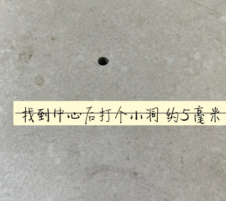 广河瓷砖空鼓维修公司专业解答在瓷砖铺贴过程中，如果砂料搅拌不均匀，将会带来以下问题